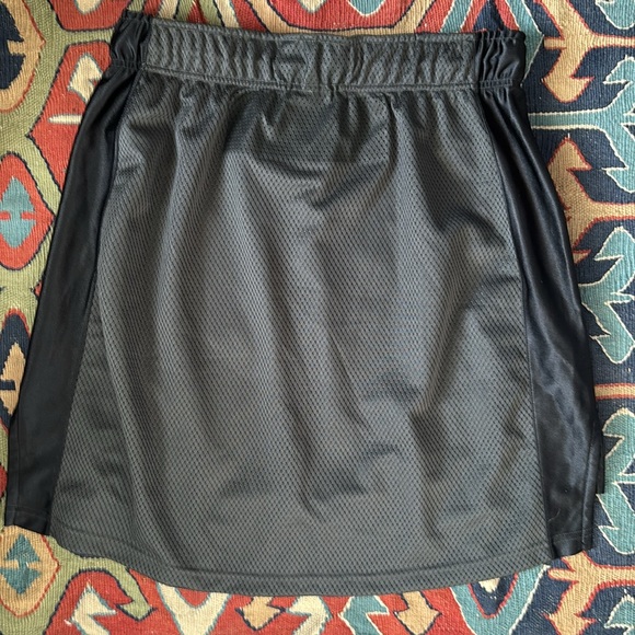 Nike Skirt - Picture 3 of 6